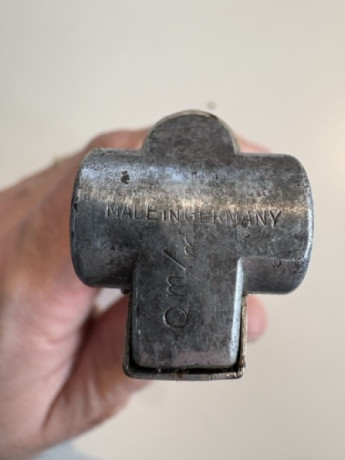 Hola,

Vendo 2 cargadores luger en buen estado:

1. con marcaje 7,65 Made in Germany
2. con marcaje 9 30