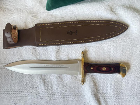 Estan nuevos sin nada de uso , los tengo de colección, se pueden recojer en Malaga capital en mano o hago 01