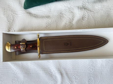 Estan nuevos sin nada de uso , los tengo de colección, se pueden recojer en Malaga capital en mano o hago 00