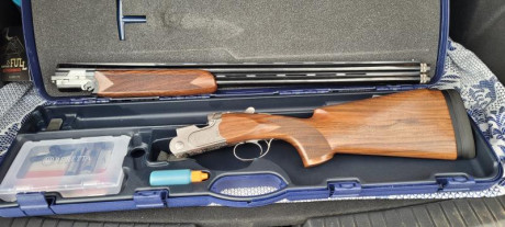 Un compañero vende una escopeta superpuesta Beretta 691 sporting con 71cm de cañón mas dos de los chokes 01