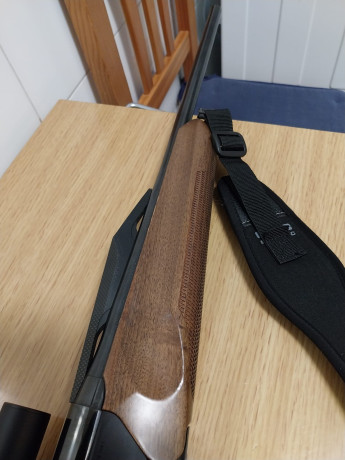 Vendo benelli argo 30-06 con pocos tiros como mucho 3 cajas, tiene visor de batida Nikko stirling  octa 00