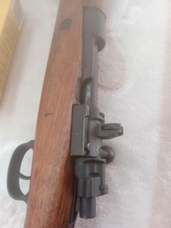 Hola al foro,un compañero vende un Coruña FR8 en muy buen estado de madera y Pavón,con muy poco uso siempre 01