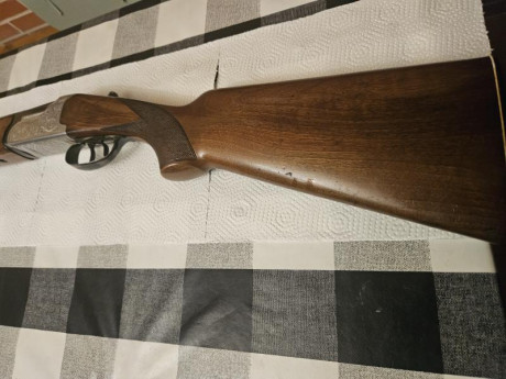 Tiene pocos tiros, cañones 70 a espejo, buen ajuste y buen estado. 350€ + envío. Esta en Vizcaya. Tambien 10