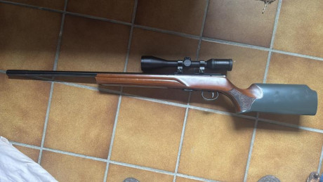 Se vende Anschutz 1517 HB 17 HMR, cargador de 5 balas.
       Construido sobre una acción 64 de Anschutz 00