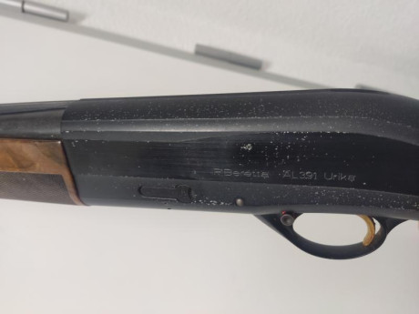 Vendo Escopeta Beretta calibre 12 modelo AL 391 URIKA con polichoques. Precio 450€ portes incluidos. 01