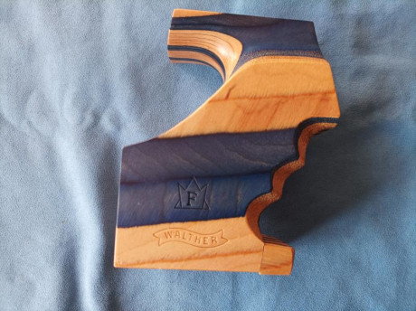 Buenas a todos.
Vendo cacha zurda para Walther GSP, talla M.
La cacha está completa y absolutamente nueva.
La 00