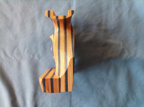 Buenas a todos.
Vendo cacha zurda para Walther GSP, talla M.
La cacha está completa y absolutamente nueva.
La 12