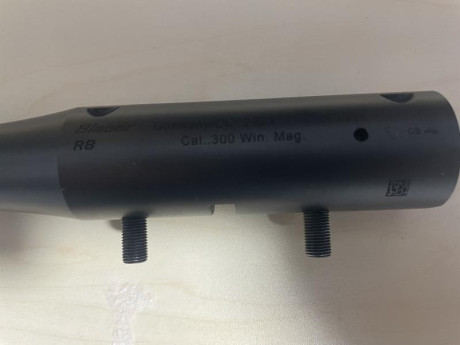 Vendo cañón adicional para rifle Blaser R8 calibre 300 winchester magnum con su cargador. Pido 1200€ gastos 01