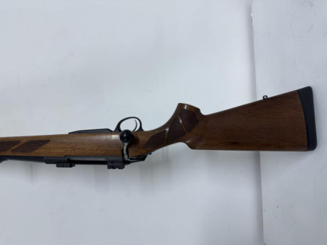 Se vende Tikka T3 Hunter en cal 270 Win, rifle muy preciso y fiable, ideal para caza mayor. Maderas en 00