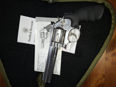 Se vende revolver s&w mod 686 calibre 38 especial +P con 6 pulgadas y guiado en la F. Lleva alza cambiada 00