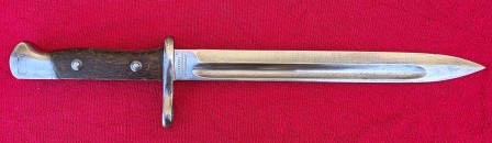 Cuchillo-bayoneta modelo 1895 estas bayonetas se produjeron entre 1895 a 1901. Este ejemplo fue hecho 02