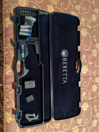 Un amigo vende esta Beretta  en calibre 20,,,perfecta de maderas , aceros,,etc, no ha disparado mas de 30