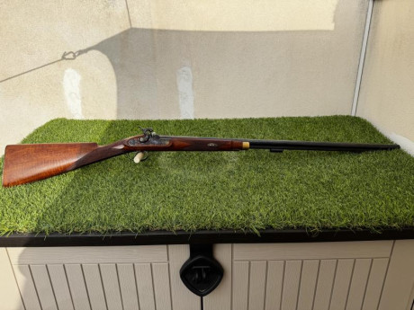 Vendo dos escopetas de avancarga, una Lorenzoni y la otra Manton, percusión y chispa.
A.M.R. Calibre 12
Están 00