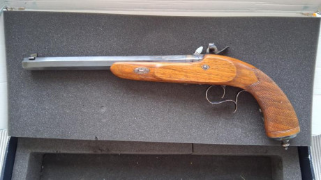 Se vende Galan a Paris de Arsa,  en buen estado 
Se regala baqueta-atacador, sacatrapos y envudo como 02