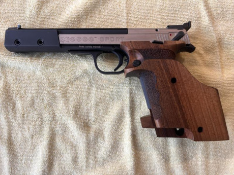 Se vende pistola Hammerli como nueva.  
Comprada en la armeria del club.  He disparado 10-11 cajas.  Va 02