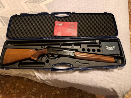 Se vende  BREDA ERMES.
Prácticamente nueva,  procede de sorteo de la sociedad de cazadores.
Se ha utilizado 00