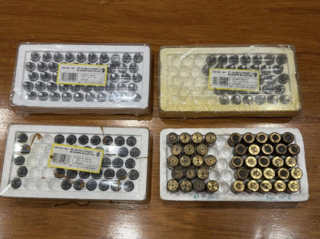 urnas tardes a todos, ahora le ha llegado el turno a mis rifles. El primero es un 1863 Sharps Sporting 21