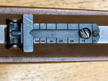 urnas tardes a todos, ahora le ha llegado el turno a mis rifles. El primero es un 1863 Sharps Sporting 20