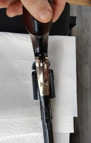 Buenos días

Cambio mi revolver pietta Remington new model army shooter, cal 44 y cañón de 8".

Quizás 31