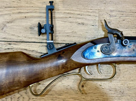 Le toca el turno a mi otro rifle. Un Hawken de Ardesa de paso 1/32  y cal .45, de cuando Ardesa sabía 02
