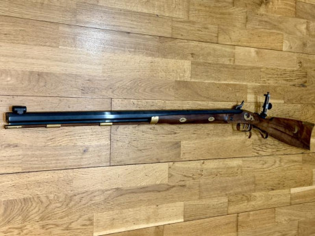 Le toca el turno a mi otro rifle. Un Hawken de Ardesa de paso 1/32  y cal .45, de cuando Ardesa sabía 01