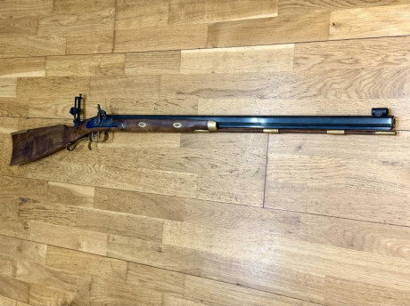 Le toca el turno a mi otro rifle. Un Hawken de Ardesa de paso 1/32  y cal .45, de cuando Ardesa sabía 00