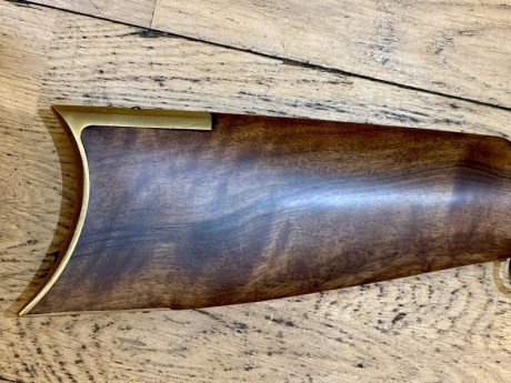 Le toca el turno a mi otro rifle. Un Hawken de Ardesa de paso 1/32  y cal .45, de cuando Ardesa sabía 12