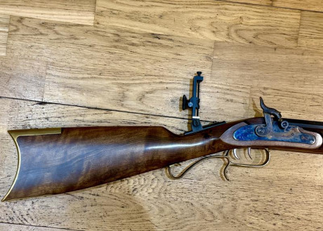 Le toca el turno a mi otro rifle. Un Hawken de Ardesa de paso 1/32  y cal .45, de cuando Ardesa sabía 11