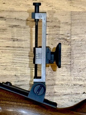 Le toca el turno a mi otro rifle. Un Hawken de Ardesa de paso 1/32  y cal .45, de cuando Ardesa sabía 20