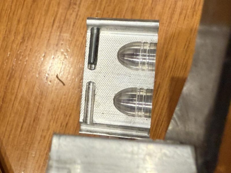 Le toca el turno a mi otro rifle. Un Hawken de Ardesa de paso 1/32  y cal .45, de cuando Ardesa sabía 31