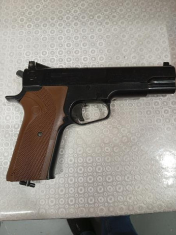 Pongo a la venta esta pistola de colección.
1008 REPEATAIR CROSMAM
Tiene años, pero guardada como una 00