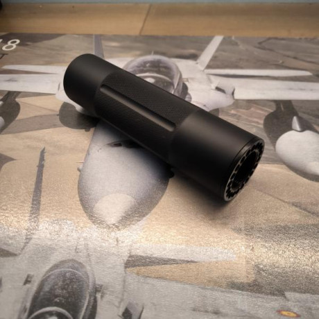 Buenas tardes,

Vendo este carril flotante de 7" proveniente de un AR15, está nuevo

Fabricado en 00