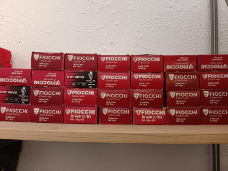 Buenas tardes, tengo para vender vainas Fiocchi calibre 38 special, desempistonada, limpias y de un disparo. 01