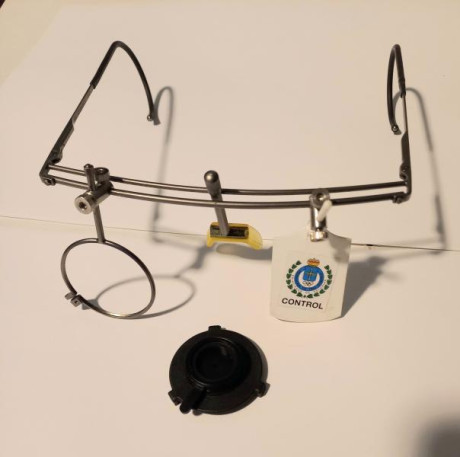 Buenas noches
Vendo las gafas knobloch de las fotos. En buen estado, con todas sus tuercas y tornillos 01