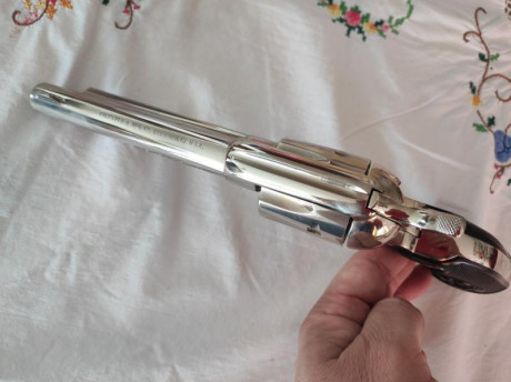 *VENDIDO* COLT SINGLE ACTION ARMY CON CAÑÓN 5"1/2.
ACABADO NICKEL.
ESTADO DE CONSERVACIÓN IMPECABLE 12