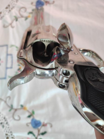 *VENDIDO* COLT SINGLE ACTION ARMY CON CAÑÓN 5"1/2.
ACABADO NICKEL.
ESTADO DE CONSERVACIÓN IMPECABLE 22