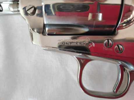 *VENDIDO* COLT SINGLE ACTION ARMY CON CAÑÓN 5"1/2.
ACABADO NICKEL.
ESTADO DE CONSERVACIÓN IMPECABLE 20