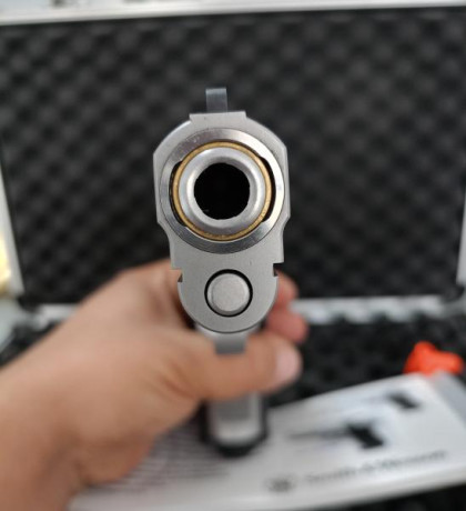 Buenas pongo ala venta una Smith wesson target champion de perfoman center de 5 pulgadas calibre 9 mm 01