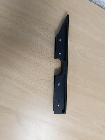 En venta 2 railes para elevar el visor en carril de 11 mm.
 
Rail color plata 

Está fabricado por Bruno 31