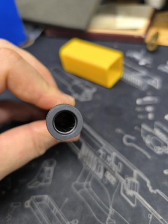 Vendo Glock 43X del 9 parabellum sin apenas disparos, solo desgaste del porte.  
Lleva punto de mira de 11