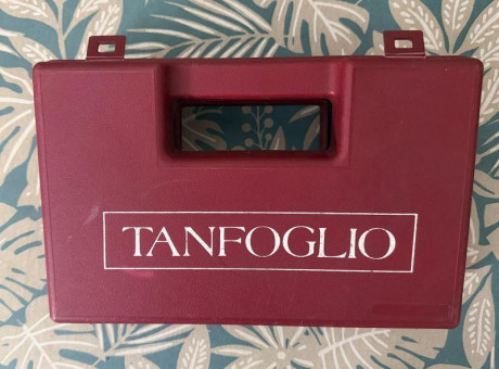 Vendo llama M-82 muy cuidada.
400 euros, portes a cargo del comprador 30