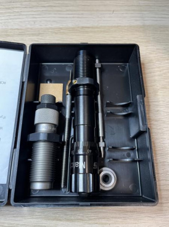 Buenas,

Vendo set de DIEs de recarga del calibre del 308 winchester.

Modelo Matchmaster Full Lentgh 01