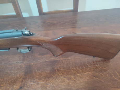 Se vende carabina CZ 452-2E ZKM en calibre .22 WMR (.22 Magnum), un modelo clásico muy apreciado por su 11