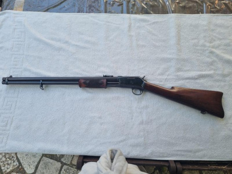 Se vende carabina COLT LIGHTNING  calibre 44-40. En estado de tiro. Tiene certificado de arma antigua 11