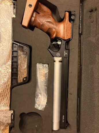 Vendo pistola de aire comprimido pcp Arcea Rival 25, con 2 semanas, en perfecto estado con su factura 00