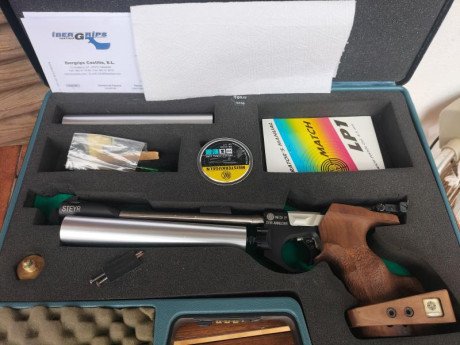 Vendo Steyr LP1 con cacha zurda talla M
En perfecto estado.
 Repasada y ajustada por IBERGRIPS. Disparador 00