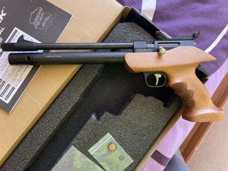 Hola a todos

Vendo pistola pcp de 4,5 por no usar. 

Está como nueva, con caja y accesorios. Cargador 01