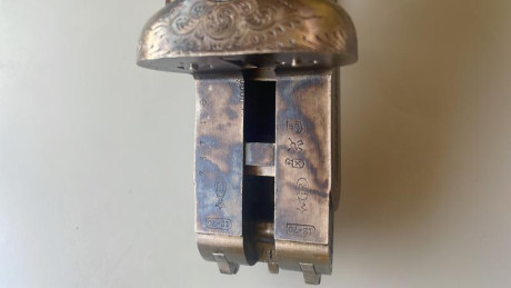 Calibre 12 /70 se encuentra en Malaga capital pido 120 euros, esta bien de todo y muy ajustada, se puede 90