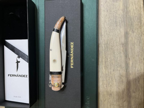 Vendo navaja de uno de los mejores artesanos de Albacete.

Marfil de mamut ,hueso jirafa y ébano en las 01