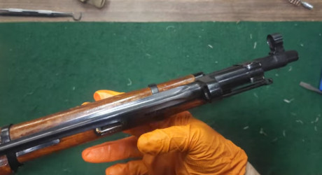 Para la version carabina, la bayoneta de resorte como la de la foto.
También busco la baqueta original 00